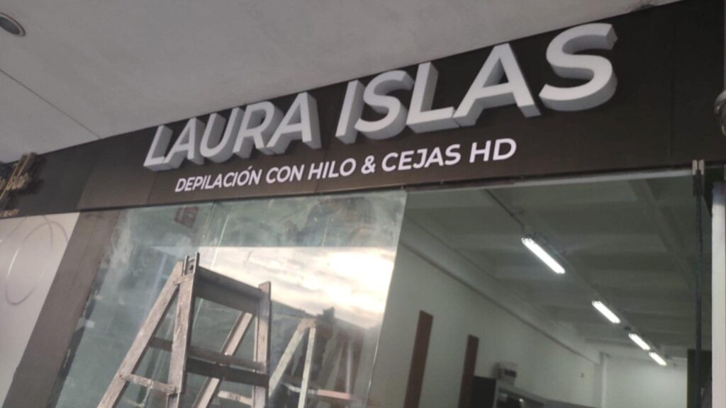 Letras 3D para fachada de negocio en Monterrey