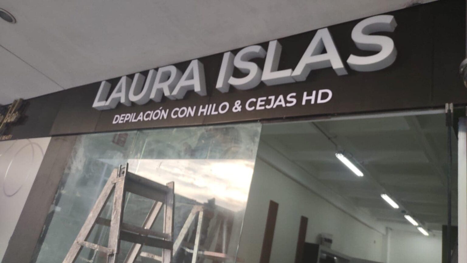 Anuncios luminosos grande