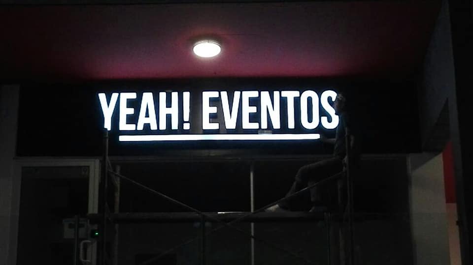 Anuncio luminoso mty